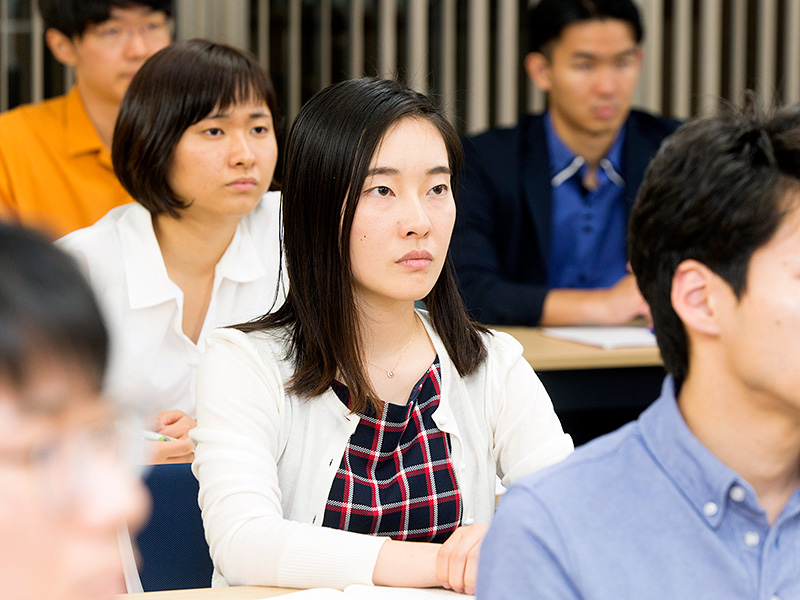 様々なテーマに真剣に取り組みます