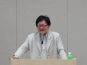 人との出会いを語る塾長・仲野