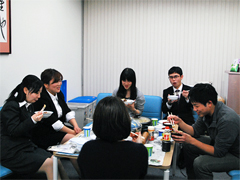 2012年度ヤングセミナー：セミナー前の腹ごしらえ
