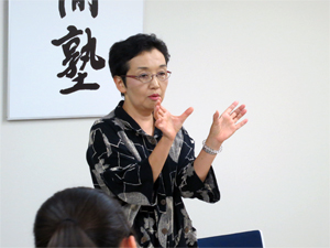 講師の高橋珠翠先生