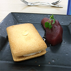 リンゴのコンポート＆レーズンサンド