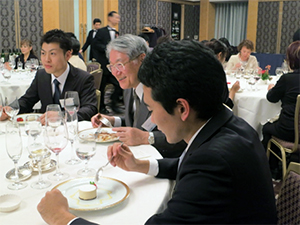 髙本先生と塾生たち