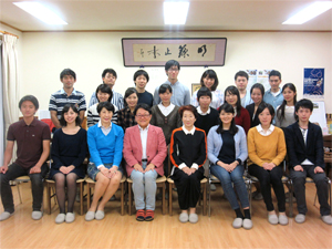人間塾2015年度軽井沢夏合宿：井上さんを囲んで
