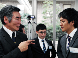人間塾2015年度修了式：人生についての話は世代を越えます
