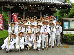 人間塾2016年度小豆島・遍路研修：滝湖寺にて