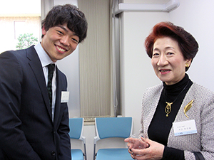 人間塾2016年度修了式：井上さんと大知君