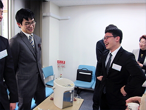 人間塾2016年度修了式：同窓会会長と未来の同窓生