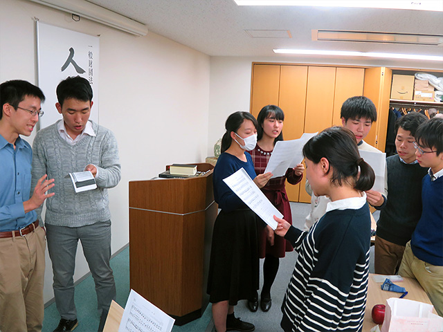 人間塾2018年度ヤングセミナー:人間塾合唱団練習風景